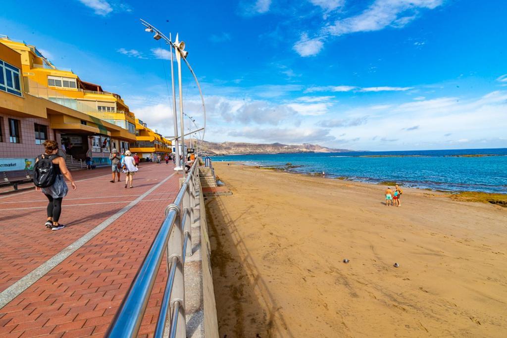 Costa Lairaga Junto A Canteras * Las Palmas